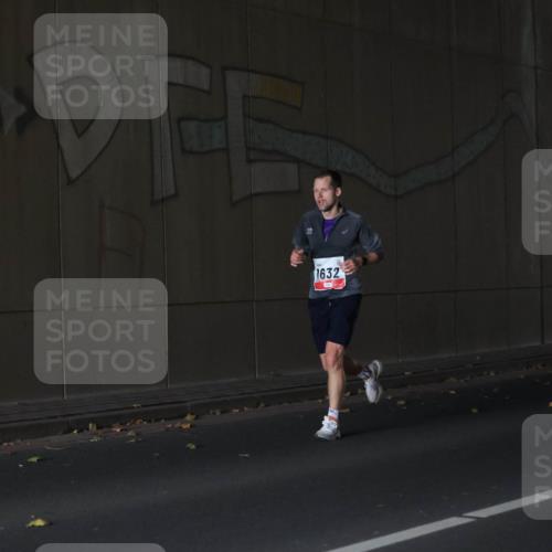 05.10.2025 - 20. swb-Marathon Bremen Michael Strokosch http://msf.ph/oto/9211887 05.10.2025 12:05:55 Laufen 1632 meine-sportfotos.de