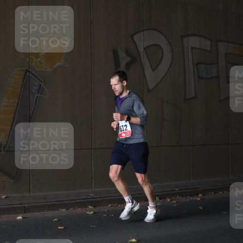 05.10.2025 - 20. swb-Marathon Bremen Michael Strokosch http://msf.ph/oto/9211891 05.10.2025 12:05:56 Laufen 632 meine-sportfotos.de