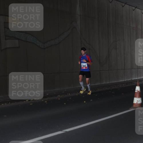05.10.2025 - 20. swb-Marathon Bremen Michael Strokosch http://msf.ph/oto/9211894 05.10.2025 12:06:10 Laufen 1994, 302 meine-sportfotos.de