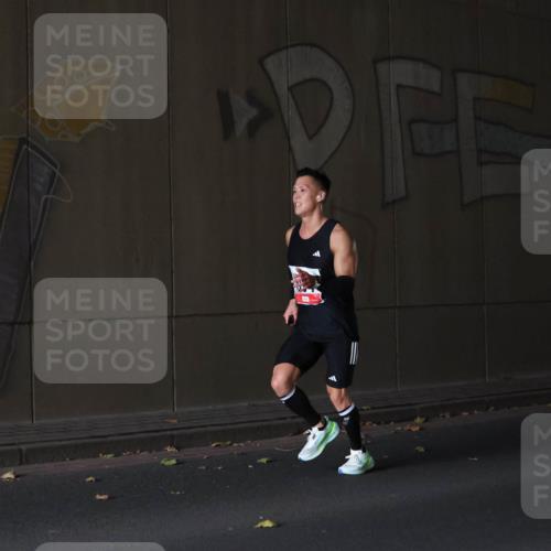 05.10.2025 - 20. swb-Marathon Bremen Michael Strokosch http://msf.ph/oto/9211908 05.10.2025 12:06:14 Laufen  meine-sportfotos.de