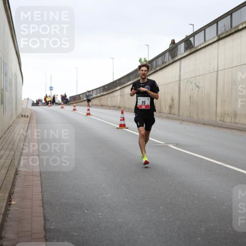 05.10.2025 - 20. swb-Marathon Bremen Michael Strokosch http://msf.ph/oto/9211912 05.10.2025 12:06:20 Laufen 327, 15 meine-sportfotos.de