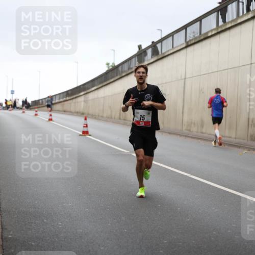 05.10.2025 - 20. swb-Marathon Bremen Michael Strokosch http://msf.ph/oto/9211914 05.10.2025 12:06:21 Laufen 15 meine-sportfotos.de