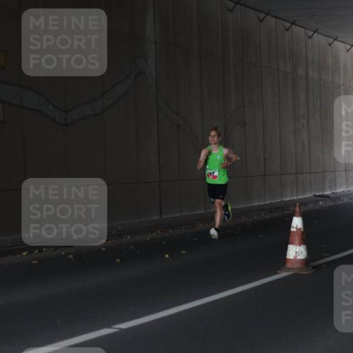 05.10.2025 - 20. swb-Marathon Bremen Michael Strokosch http://msf.ph/oto/9211920 05.10.2025 12:06:30 Laufen  meine-sportfotos.de