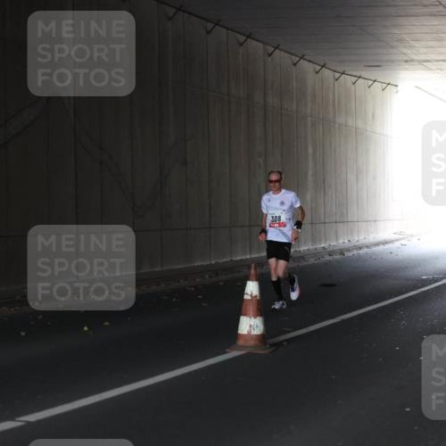 05.10.2025 - 20. swb-Marathon Bremen Michael Strokosch http://msf.ph/oto/9211929 05.10.2025 12:07:00 Laufen 308 meine-sportfotos.de