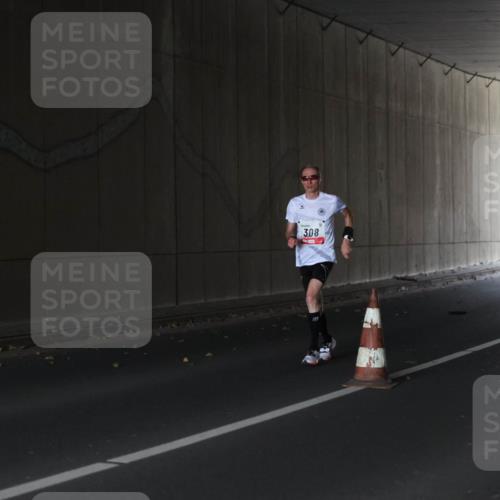 05.10.2025 - 20. swb-Marathon Bremen Michael Strokosch http://msf.ph/oto/9211931 05.10.2025 12:07:01 Laufen 308 meine-sportfotos.de