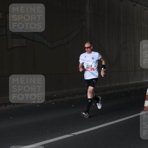 05.10.2025 - 20. swb-Marathon Bremen Michael Strokosch http://msf.ph/oto/9211934 05.10.2025 12:07:01 Laufen 308 meine-sportfotos.de