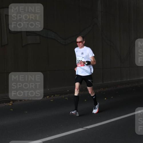 05.10.2025 - 20. swb-Marathon Bremen Michael Strokosch http://msf.ph/oto/9211935 05.10.2025 12:07:02 Laufen 3, 0 meine-sportfotos.de