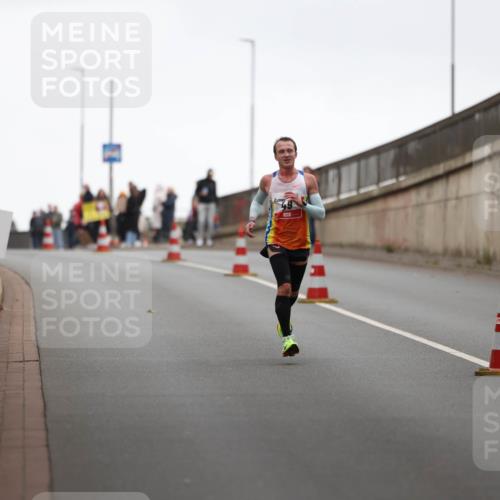 05.10.2025 - 20. swb-Marathon Bremen Michael Strokosch http://msf.ph/oto/9211939 05.10.2025 12:07:59 Laufen  meine-sportfotos.de
