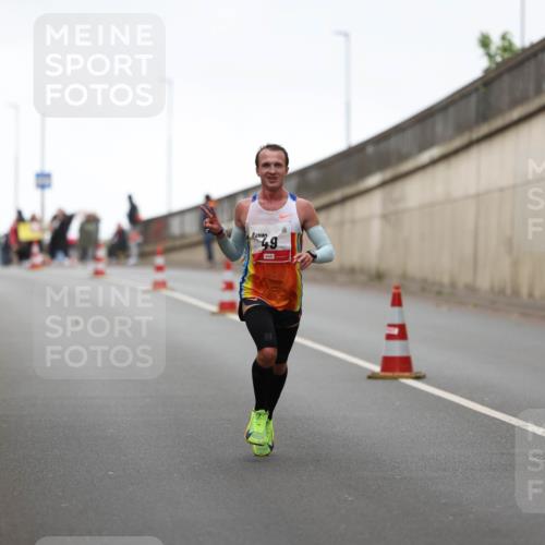 05.10.2025 - 20. swb-Marathon Bremen Michael Strokosch http://msf.ph/oto/9211945 05.10.2025 12:08:01 Laufen  meine-sportfotos.de