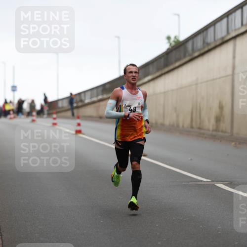 05.10.2025 - 20. swb-Marathon Bremen Michael Strokosch http://msf.ph/oto/9211948 05.10.2025 12:08:03 Laufen  meine-sportfotos.de