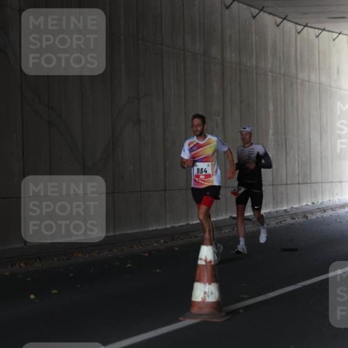 05.10.2025 - 20. swb-Marathon Bremen Michael Strokosch http://msf.ph/oto/9211955 05.10.2025 12:08:38 Laufen 964 meine-sportfotos.de
