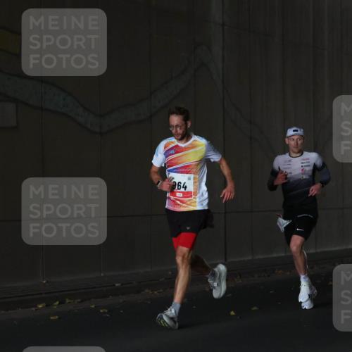 05.10.2025 - 20. swb-Marathon Bremen Michael Strokosch http://msf.ph/oto/9211959 05.10.2025 12:08:39 Laufen 964 meine-sportfotos.de