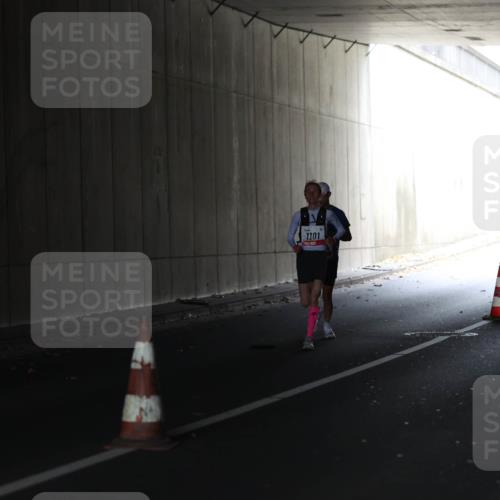 05.10.2025 - 20. swb-Marathon Bremen Michael Strokosch http://msf.ph/oto/9211971 05.10.2025 12:08:53 Laufen 1101 meine-sportfotos.de