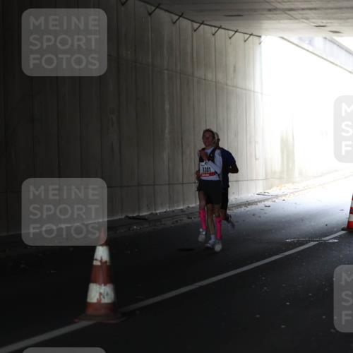 05.10.2025 - 20. swb-Marathon Bremen Michael Strokosch http://msf.ph/oto/9211972 05.10.2025 12:08:53 Laufen 1101 meine-sportfotos.de