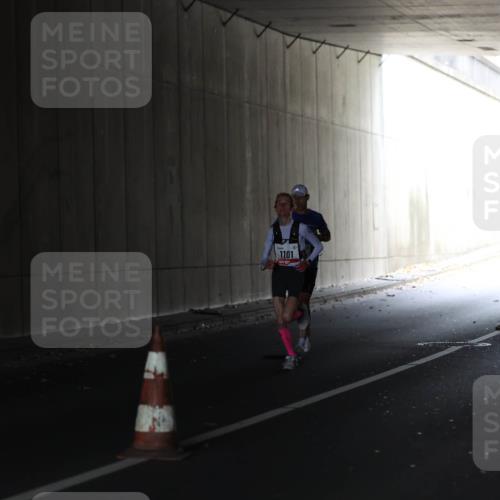 05.10.2025 - 20. swb-Marathon Bremen Michael Strokosch http://msf.ph/oto/9211973 05.10.2025 12:08:53 Laufen 1101 meine-sportfotos.de