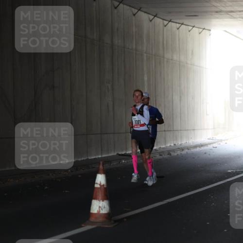 05.10.2025 - 20. swb-Marathon Bremen Michael Strokosch http://msf.ph/oto/9211975 05.10.2025 12:08:54 Laufen 1101 meine-sportfotos.de