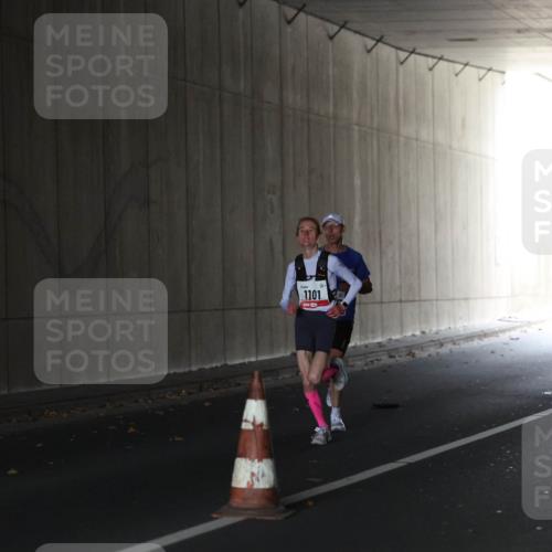 05.10.2025 - 20. swb-Marathon Bremen Michael Strokosch http://msf.ph/oto/9211976 05.10.2025 12:08:54 Laufen 1101 meine-sportfotos.de