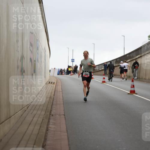 05.10.2025 - 20. swb-Marathon Bremen Michael Strokosch http://msf.ph/oto/9211981 05.10.2025 12:09:00 Laufen 1501 meine-sportfotos.de