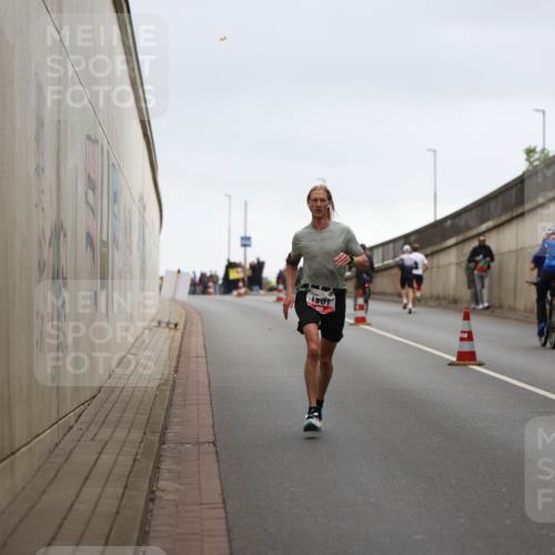 05.10.2025 - 20. swb-Marathon Bremen Michael Strokosch http://msf.ph/oto/9211984 05.10.2025 12:09:01 Laufen 1501 meine-sportfotos.de