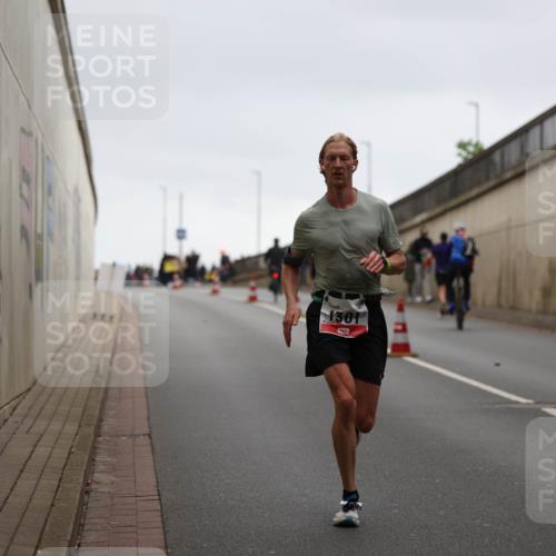 05.10.2025 - 20. swb-Marathon Bremen Michael Strokosch http://msf.ph/oto/9211988 05.10.2025 12:09:02 Laufen 1301 meine-sportfotos.de