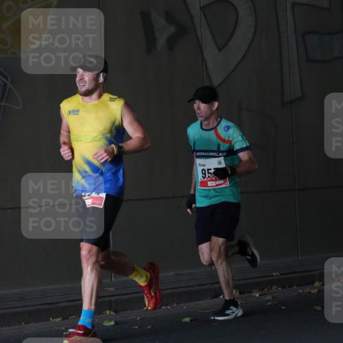 05.10.2025 - 20. swb-Marathon Bremen Michael Strokosch http://msf.ph/oto/9212004 05.10.2025 12:09:26 Laufen 95 meine-sportfotos.de
