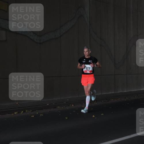 05.10.2025 - 20. swb-Marathon Bremen Michael Strokosch http://msf.ph/oto/9212009 05.10.2025 12:09:46 Laufen 117 meine-sportfotos.de