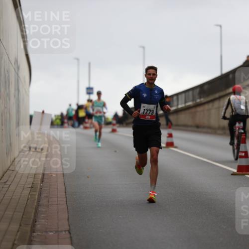 05.10.2025 - 20. swb-Marathon Bremen Michael Strokosch http://msf.ph/oto/9212016 05.10.2025 12:09:59 Laufen 1779 meine-sportfotos.de