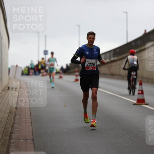 05.10.2025 - 20. swb-Marathon Bremen Michael Strokosch http://msf.ph/oto/9212018 05.10.2025 12:09:59 Laufen 1779 meine-sportfotos.de