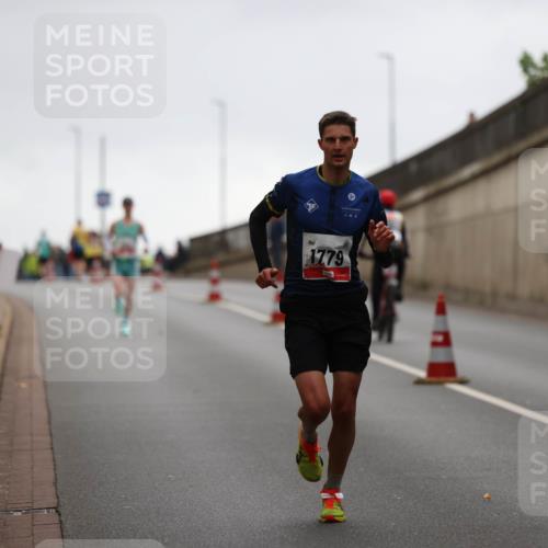 05.10.2025 - 20. swb-Marathon Bremen Michael Strokosch http://msf.ph/oto/9212020 05.10.2025 12:10:00 Laufen 1779, 4861 meine-sportfotos.de
