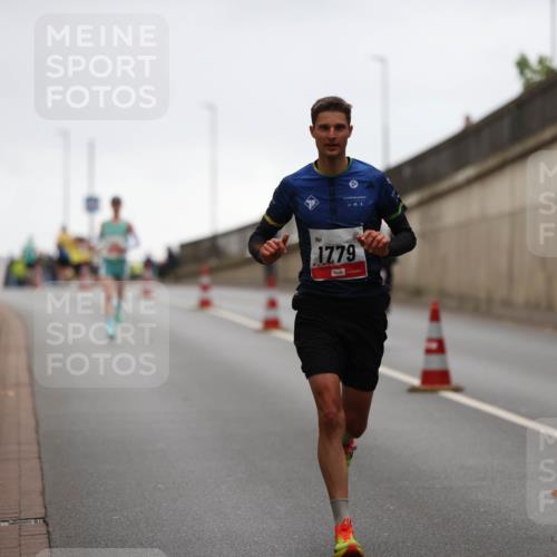 05.10.2025 - 20. swb-Marathon Bremen Michael Strokosch http://msf.ph/oto/9212021 05.10.2025 12:10:00 Laufen 1779 meine-sportfotos.de