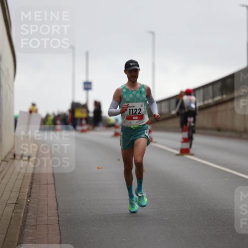05.10.2025 - 20. swb-Marathon Bremen Michael Strokosch http://msf.ph/oto/9212025 05.10.2025 12:10:06 Laufen 1122 meine-sportfotos.de