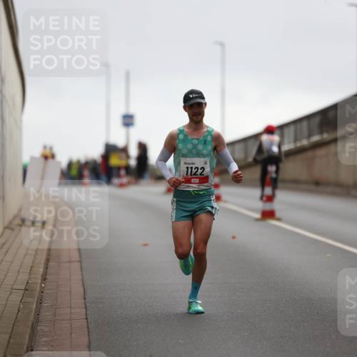 05.10.2025 - 20. swb-Marathon Bremen Michael Strokosch http://msf.ph/oto/9212026 05.10.2025 12:10:06 Laufen 1122 meine-sportfotos.de