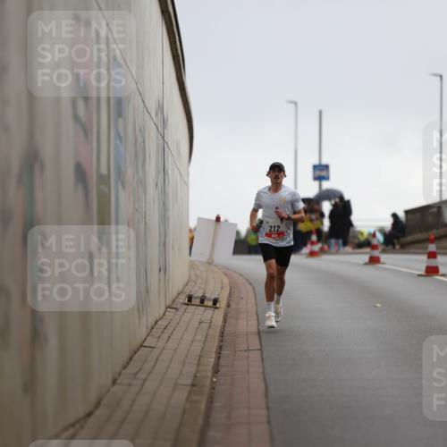 05.10.2025 - 20. swb-Marathon Bremen Michael Strokosch http://msf.ph/oto/9212031 05.10.2025 12:10:31 Laufen 212 meine-sportfotos.de