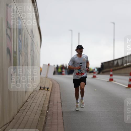 05.10.2025 - 20. swb-Marathon Bremen Michael Strokosch http://msf.ph/oto/9212034 05.10.2025 12:10:34 Laufen 212 meine-sportfotos.de