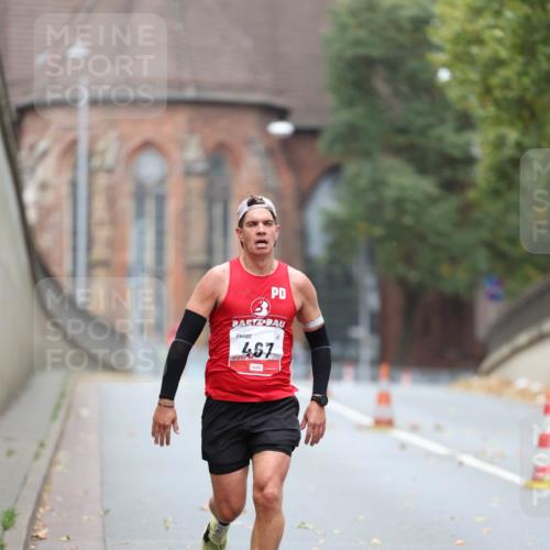 05.10.2025 - 20. swb-Marathon Bremen Michael Strokosch http://msf.ph/oto/9212036 05.10.2025 12:12:41 Laufen 467 meine-sportfotos.de