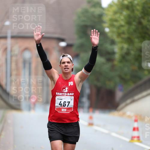 05.10.2025 - 20. swb-Marathon Bremen Michael Strokosch http://msf.ph/oto/9212039 05.10.2025 12:12:42 Laufen 467 meine-sportfotos.de