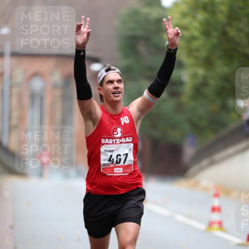 05.10.2025 - 20. swb-Marathon Bremen Michael Strokosch http://msf.ph/oto/9212041 05.10.2025 12:12:42 Laufen 467 meine-sportfotos.de