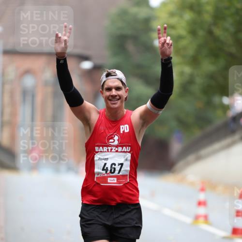 05.10.2025 - 20. swb-Marathon Bremen Michael Strokosch http://msf.ph/oto/9212042 05.10.2025 12:12:43 Laufen 467 meine-sportfotos.de