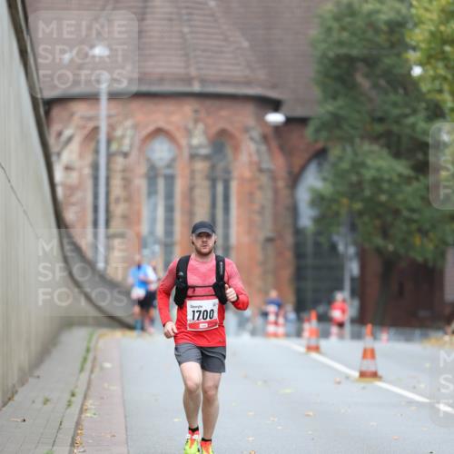 05.10.2025 - 20. swb-Marathon Bremen Michael Strokosch http://msf.ph/oto/9212044 05.10.2025 12:13:05 Laufen 1700 meine-sportfotos.de