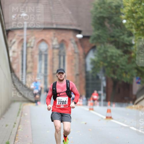 05.10.2025 - 20. swb-Marathon Bremen Michael Strokosch http://msf.ph/oto/9212046 05.10.2025 12:13:06 Laufen 1700 meine-sportfotos.de