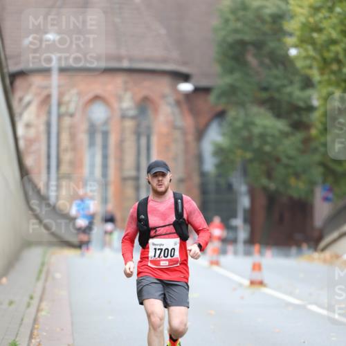 05.10.2025 - 20. swb-Marathon Bremen Michael Strokosch http://msf.ph/oto/9212048 05.10.2025 12:13:06 Laufen 1700 meine-sportfotos.de