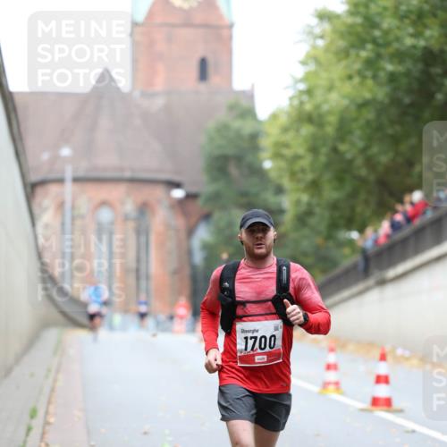 05.10.2025 - 20. swb-Marathon Bremen Michael Strokosch http://msf.ph/oto/9212051 05.10.2025 12:13:09 Laufen 1700 meine-sportfotos.de