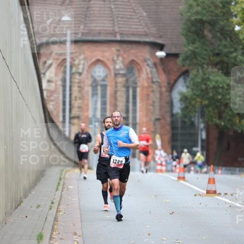 05.10.2025 - 20. swb-Marathon Bremen Michael Strokosch http://msf.ph/oto/9212054 05.10.2025 12:13:18 Laufen 1289 meine-sportfotos.de
