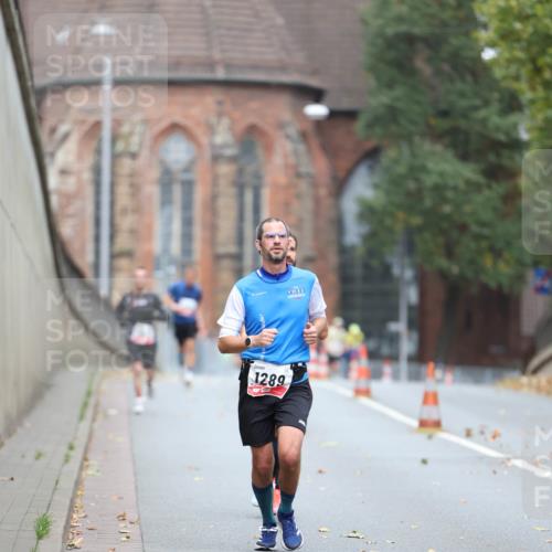 05.10.2025 - 20. swb-Marathon Bremen Michael Strokosch http://msf.ph/oto/9212060 05.10.2025 12:13:20 Laufen 1289 meine-sportfotos.de