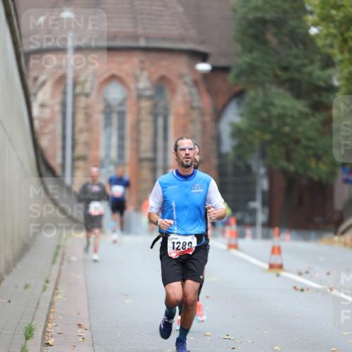 05.10.2025 - 20. swb-Marathon Bremen Michael Strokosch http://msf.ph/oto/9212061 05.10.2025 12:13:21 Laufen 1289 meine-sportfotos.de