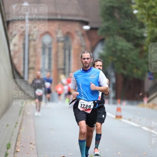 05.10.2025 - 20. swb-Marathon Bremen Michael Strokosch http://msf.ph/oto/9212064 05.10.2025 12:13:22 Laufen 1289 meine-sportfotos.de