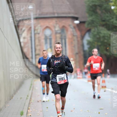 05.10.2025 - 20. swb-Marathon Bremen Michael Strokosch http://msf.ph/oto/9212069 05.10.2025 12:13:30 Laufen 1155 meine-sportfotos.de