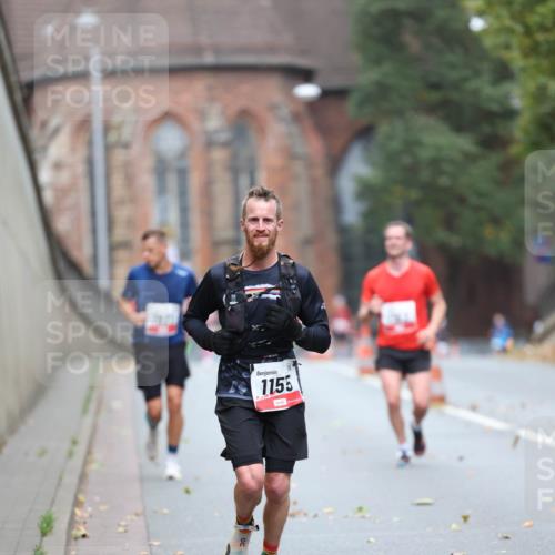 05.10.2025 - 20. swb-Marathon Bremen Michael Strokosch http://msf.ph/oto/9212071 05.10.2025 12:13:31 Laufen 1155 meine-sportfotos.de