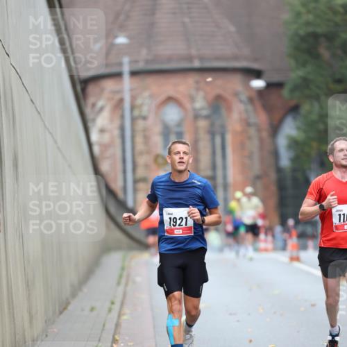 05.10.2025 - 20. swb-Marathon Bremen Michael Strokosch http://msf.ph/oto/9212078 05.10.2025 12:13:34 Laufen 1921, 116 meine-sportfotos.de
