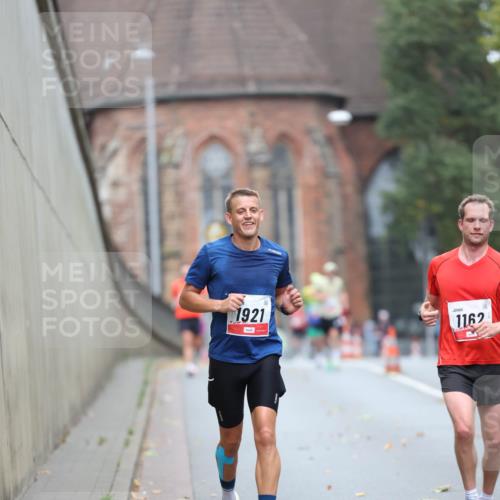 05.10.2025 - 20. swb-Marathon Bremen Michael Strokosch http://msf.ph/oto/9212079 05.10.2025 12:13:34 Laufen 1921, 1162 meine-sportfotos.de